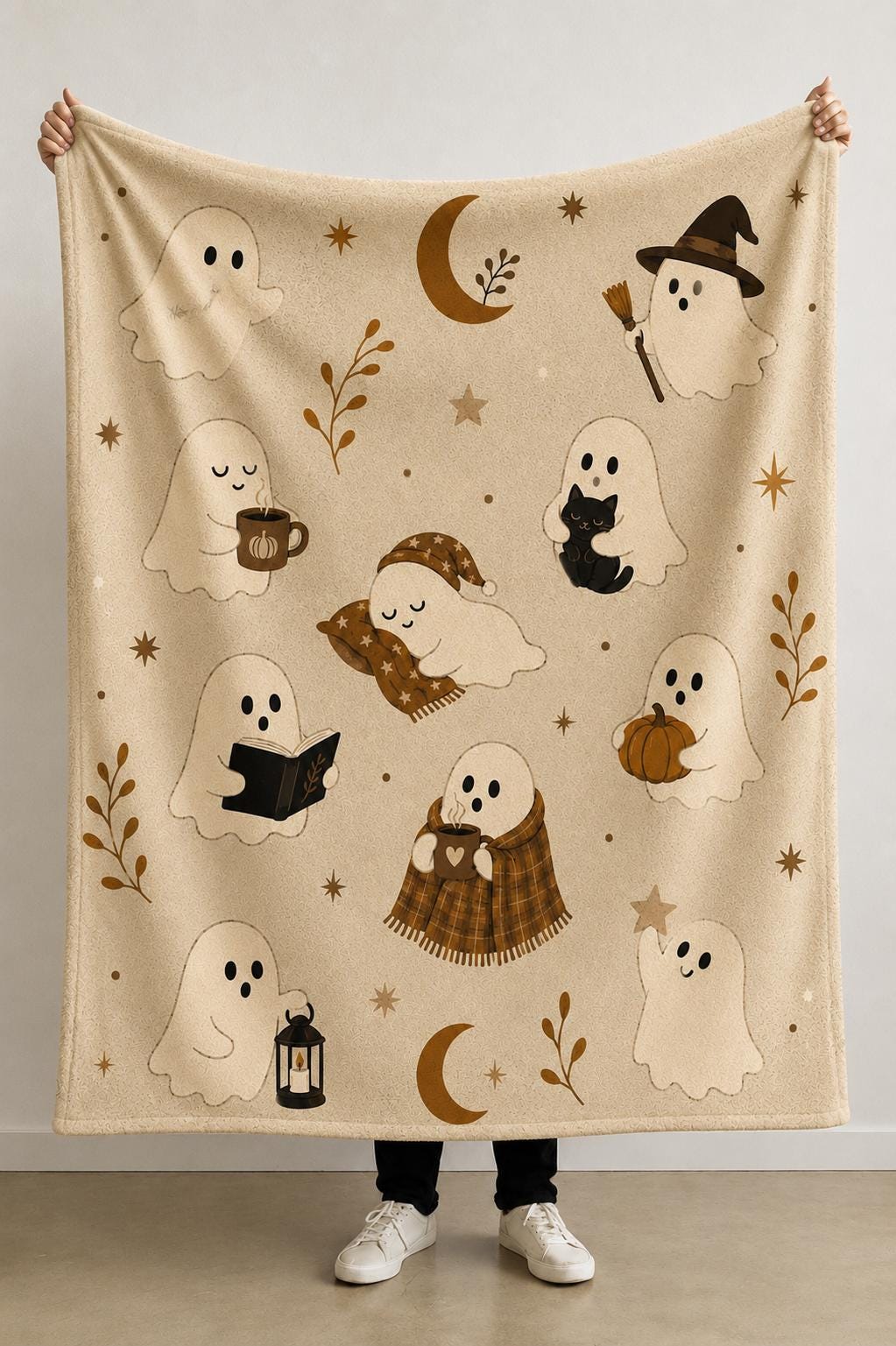 Cute Ghost Halloween Blanket, Cozy Halloween Throw Blanket, Neutral Beige Ghost Decor, Spooky Season Plush Blanket, Fall Couch Blanket Gift