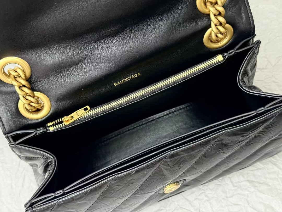 CRUSH MEDIUM CHAIN BAG 31 IN BLACK QUILTED CRUSHED CALFSKIN GOLD HARDWARE