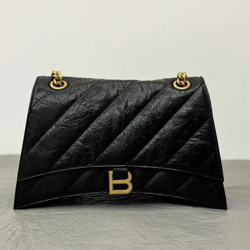 CRUSH MEDIUM CHAIN BAG 31 IN BLACK QUILTED CRUSHED CALFSKIN GOLD HARDWARE