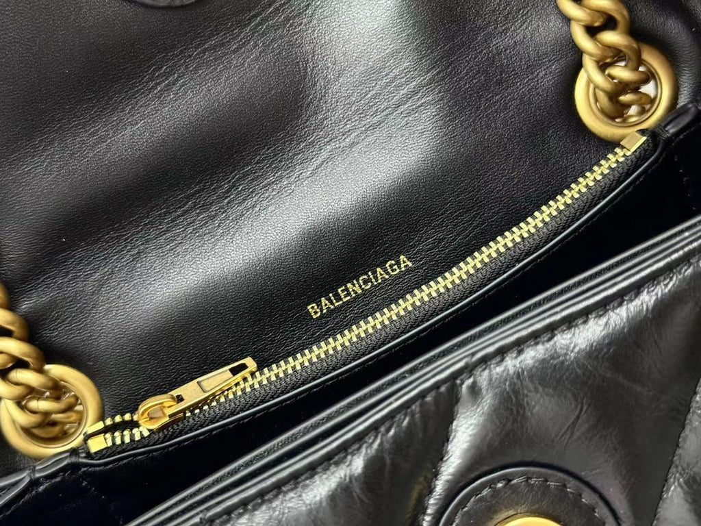 CRUSH SMALL CHAIN BAG 25 IN BLACK QUILTED CRUSHED CALFSKIN GOLD HARDWARE