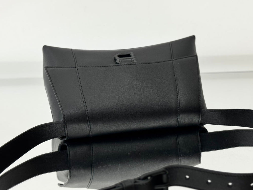 DOWNTOWN S CROSSBODY BAG 30 IN BLACK SOFT LAMBSKIN