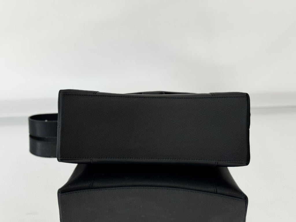 DOWNTOWN S CROSSBODY BAG 30 IN BLACK SOFT LAMBSKIN