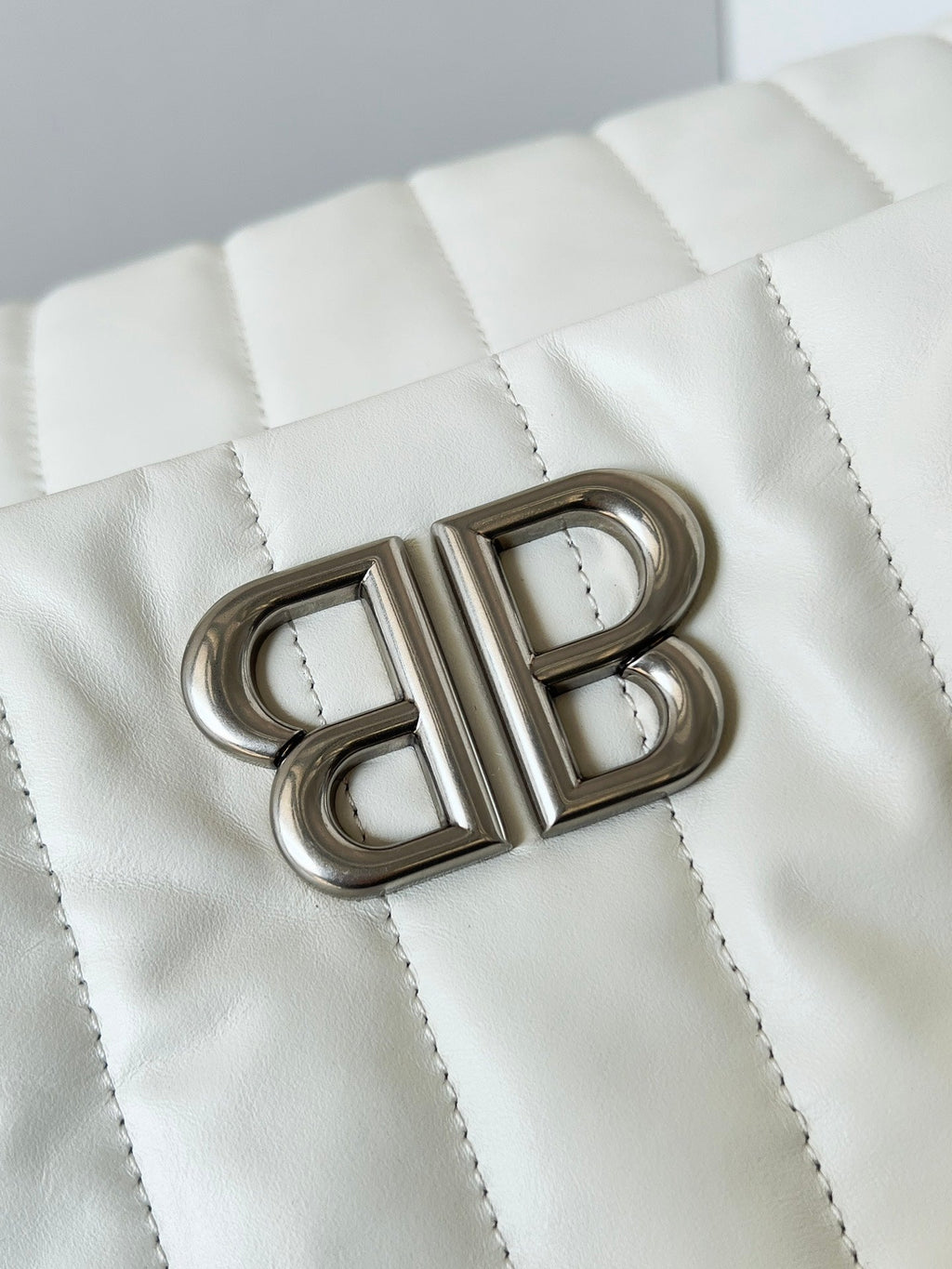 MONACO BAG 32 IN WHITE QUILTED THIN CALFSKIN SILVER HARDWARE