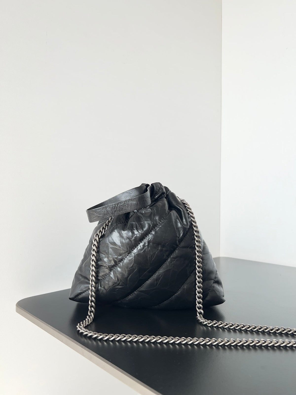 CRUSH TOTE BAG 20 IN BLACK QUILTED CALFSKIN SILVER HARDWARE