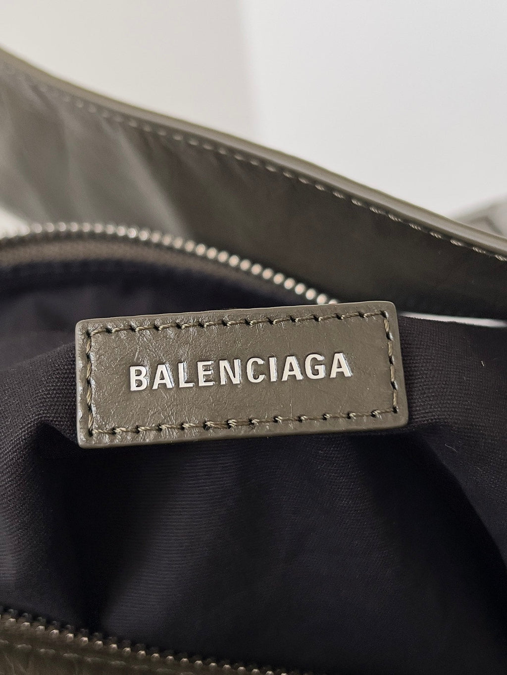 SUPERBUSY LARGE SLING BAG 42 IN KHAKI GREEN LAMBSKIN