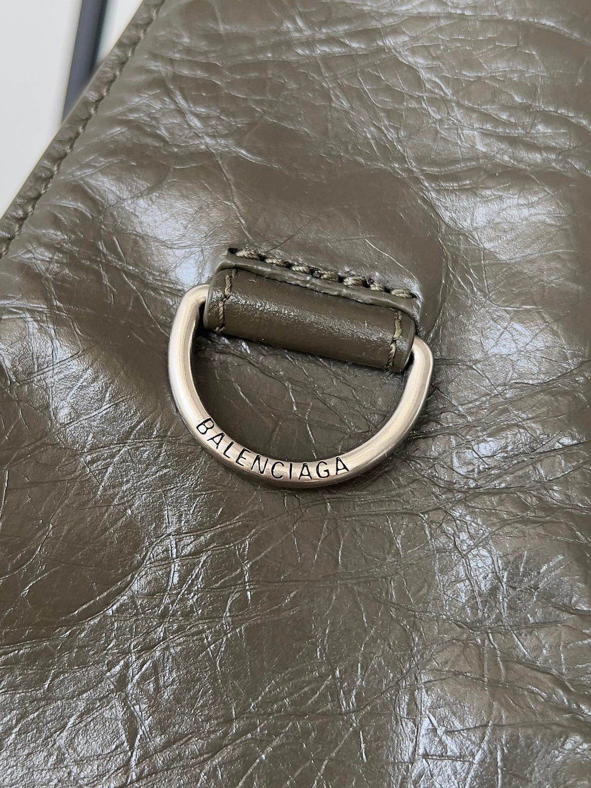 SUPERBUSY LARGE SLING BAG 42 IN KHAKI GREEN LAMBSKIN