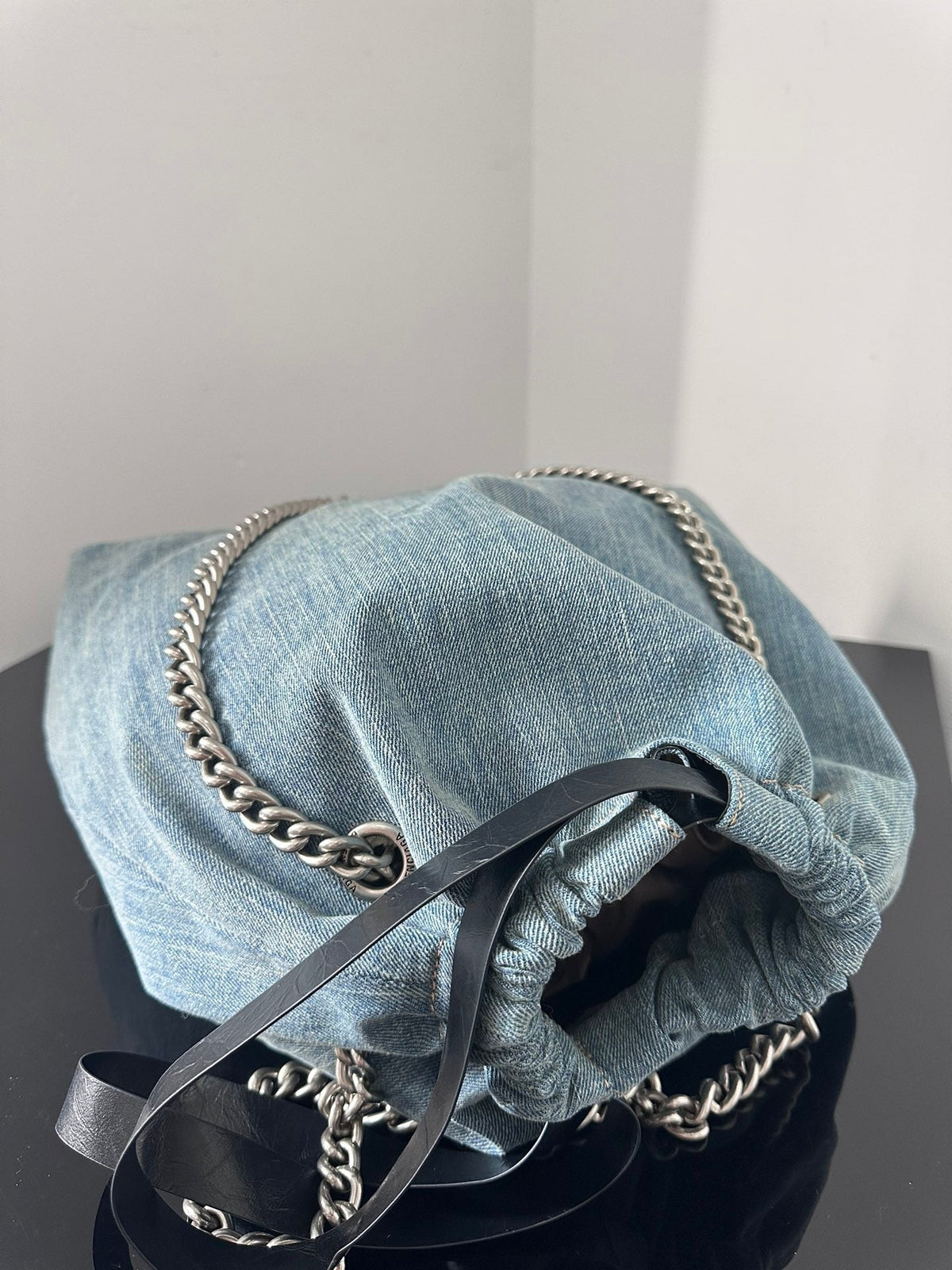 CRUSH LARGE TOTE BAG 46 IN BLUE WASHED DENIM SILVER HARDWARE