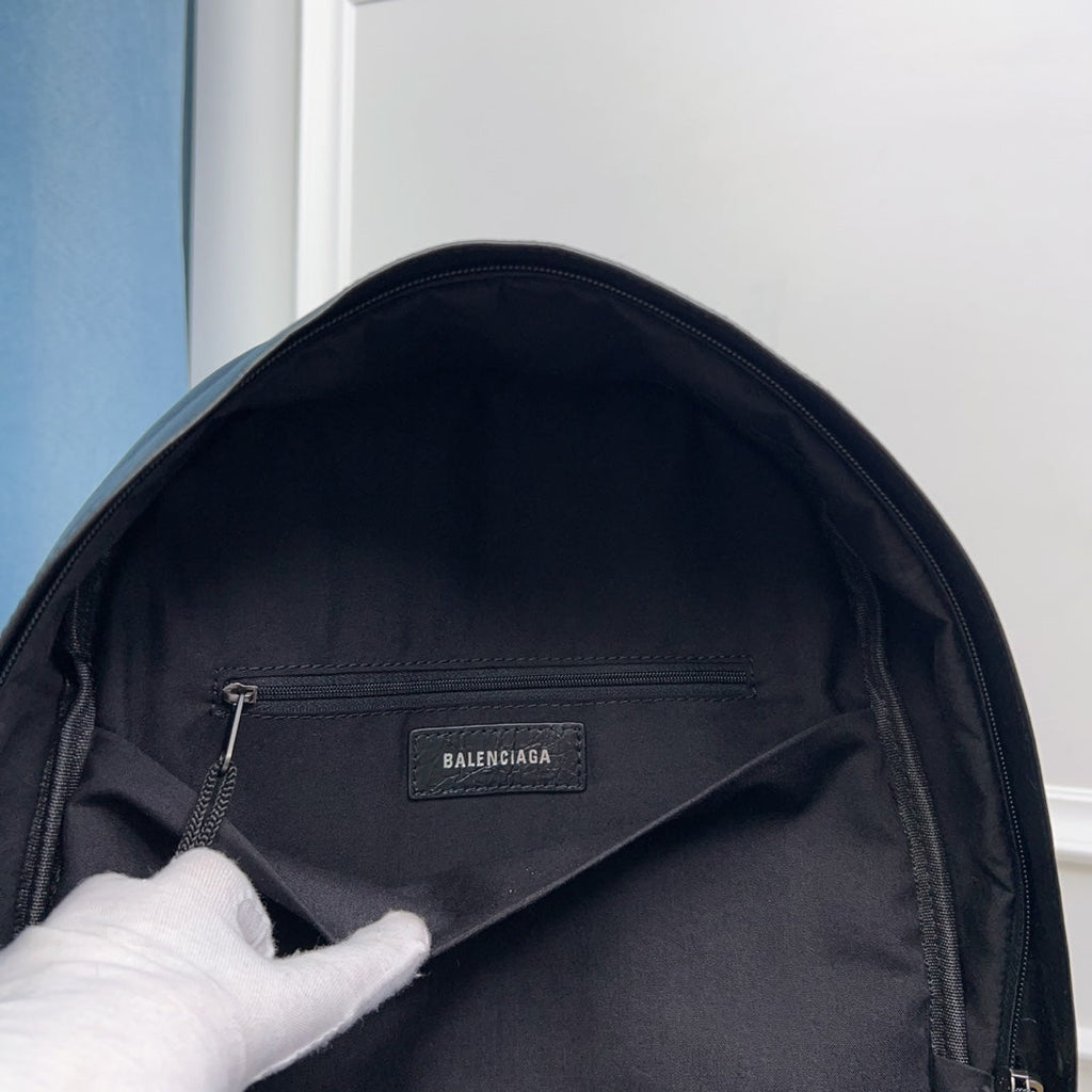 EXPLORER BACKPACK 47 IN BLACK ARENA LAMBSKIN