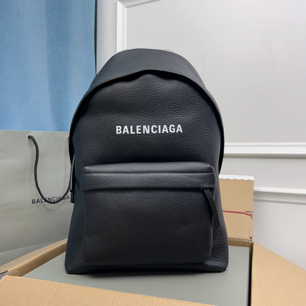 EVERYDAY BACKPACK 39 IN BLACK GRAINED CALFSKIN